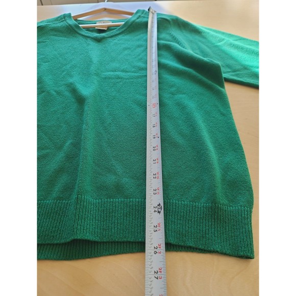 Vintage L.L. Bean 100% Wool V-neck Sweater- sz L - Picture 5 of 6